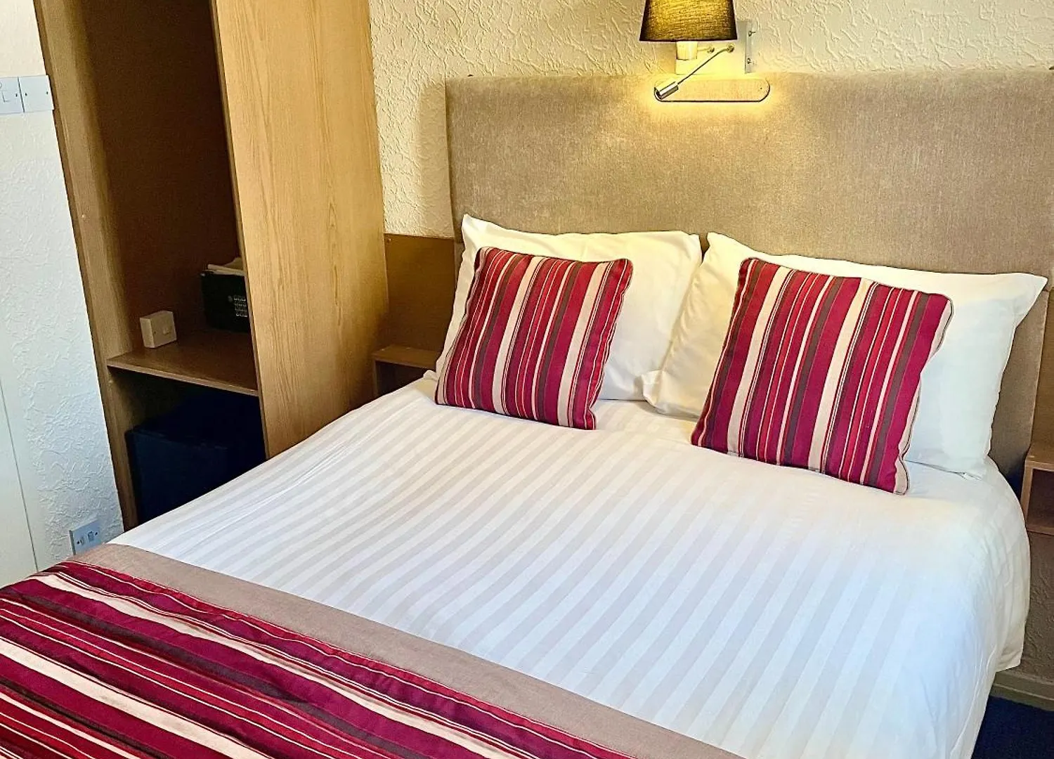 Clifton Court Hotel contacts